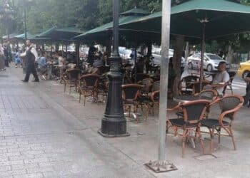 Covid-19 : Nouvelles mesures en vue, les propri&eacute;taires de caf&eacute;s et de restaurants inquiets !