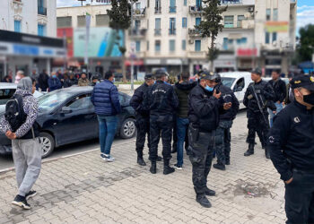 Tunisie : Retour au calme dans les art&egrave;res de la capitale