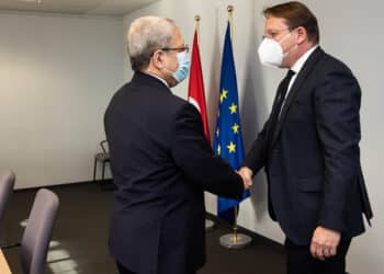 Le Commissaire europ&eacute;en Oliver Varhelyi en Tunisie le 1er mars