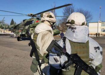 Ukraine : La Russie annonce la fin des manœuvres, retrait de forces de Crimée