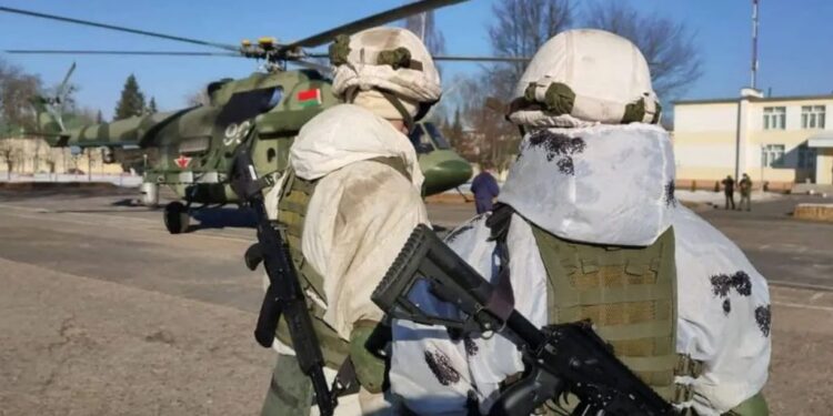 Ukraine : La Russie annonce la fin des manœuvres, retrait de forces de Crimée