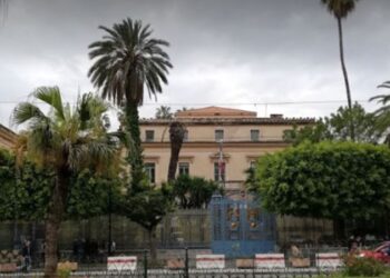 A cause des visas, des Tunisiens manifestent devant l'ambassade de France