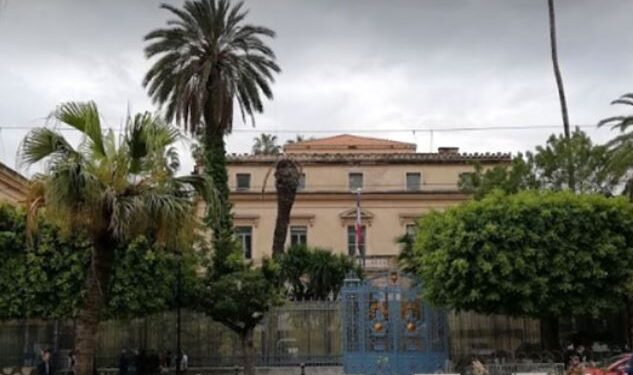 A cause des visas, des Tunisiens manifestent devant l'ambassade de France