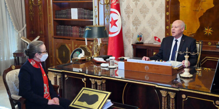 Kais Saied appelle &agrave; faire face &agrave; la dilapidation de l&rsquo;argent public