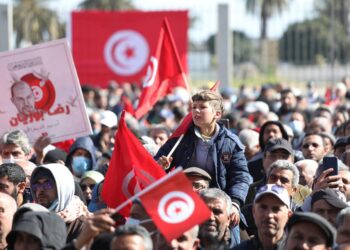Les partisans de &laquo;&nbsp;Citoyens contre le coup d'&Eacute;tat&nbsp;&raquo; protestent &agrave; Tunis