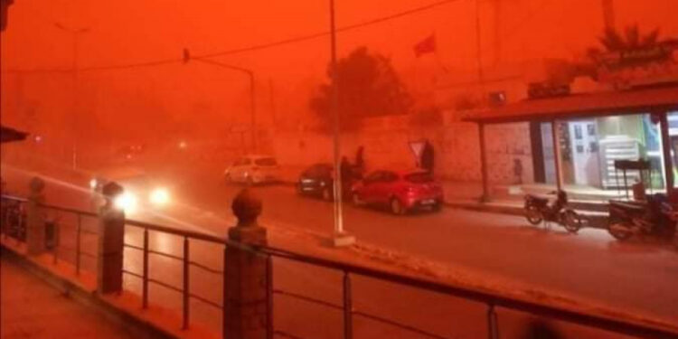 Tunisie : Tempête de sable spectaculaire à Gafsa !