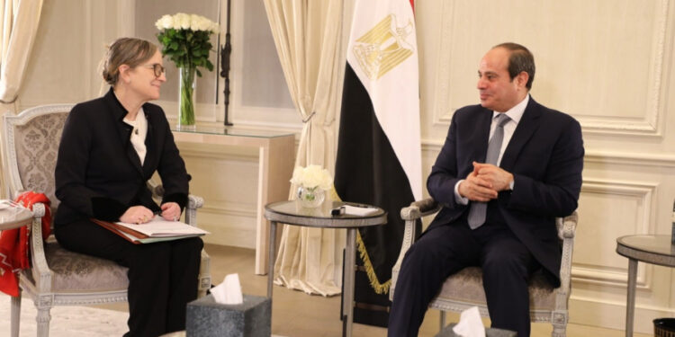 Al-Sissi : "Nous soutenons la Tunisie pour pr&eacute;server son Etat"