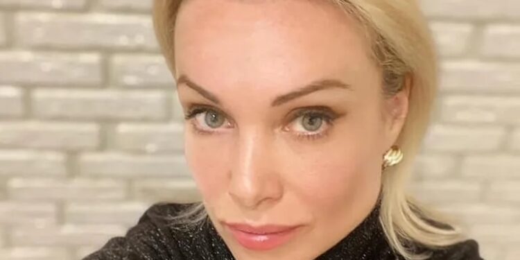 Russie : Marina Ovsyannikova libérée, mais toujours menacée de prison