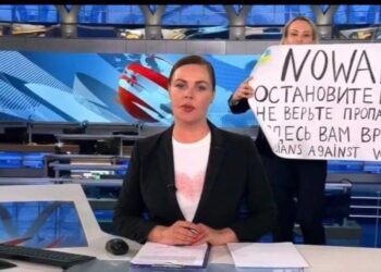 Guerre en Ukraine : Marina Ovsyannikova, la journaliste qui a défié Poutine