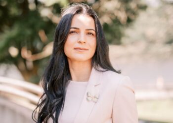 Olfa Hamdi : "Nous sommes un parti centriste qui ira tant&ocirc;t &agrave; gauche tant&ocirc;t &agrave; droite"