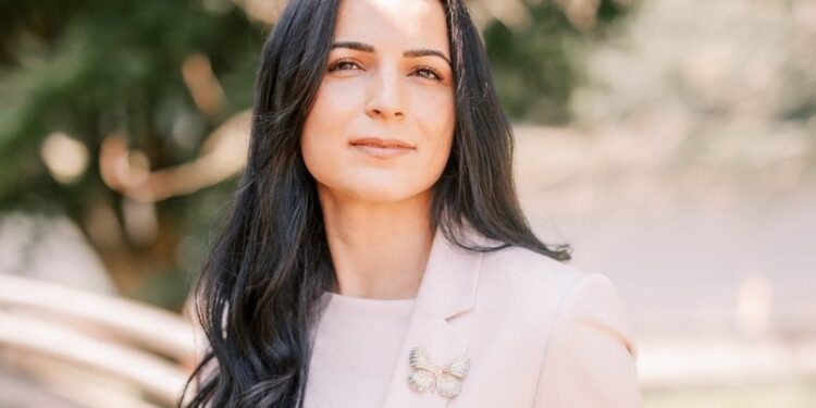 Olfa Hamdi : "Nous sommes un parti centriste qui ira tantôt à gauche tantôt à droite"