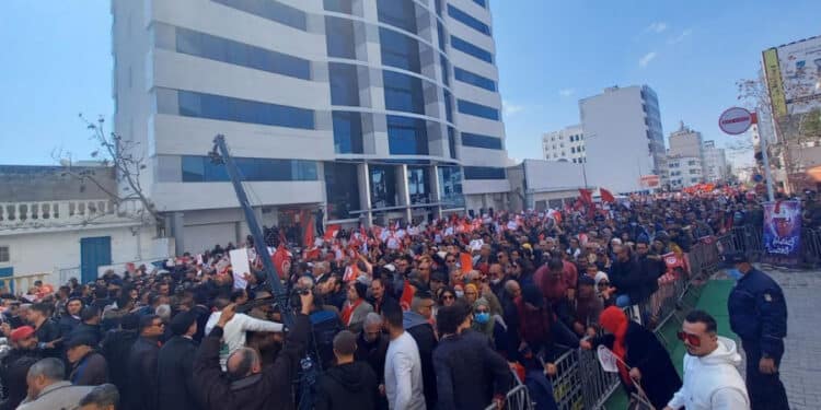 Le PDL en d&eacute;monstration de force &agrave; Tunis