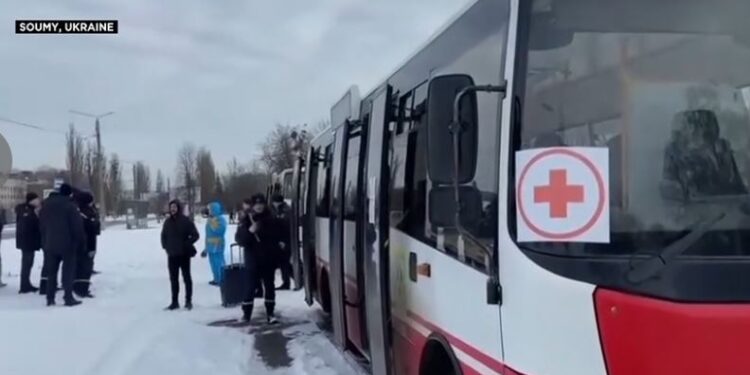 Ukraine : 12 Tunisiens évacués par la route Soumy-Poltava, annonce la Défense russe