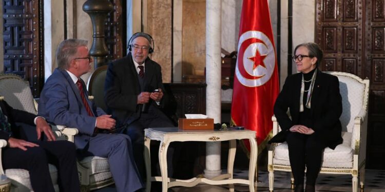 Michael Gahler à Najla Bouden : "L'UE soutient le processus de rectification en Tunisie"