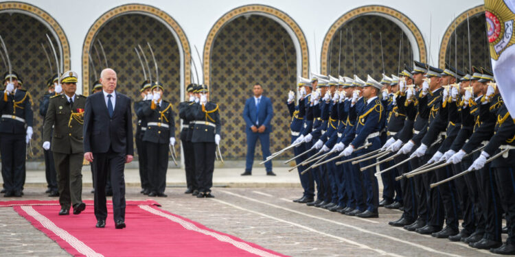 Tunisie : Plusieurs hauts cadres sécuritaires décorés par Kais Saied