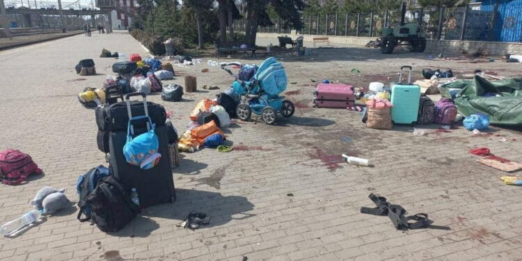 Ukraine: Une attaque sur la gare de Kramatorsk fait au moins 50 morts