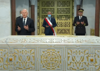 Tunisie : Kais Saied se recueille sur la tombe de Habib Bourguiba