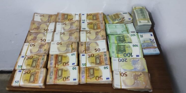 Tunisie : 685 mille dinars en devises saisis à Ras Jedir