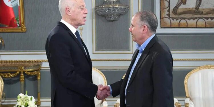 Dialogue national : Réunion "décisive" entre Saied et Taboubi
