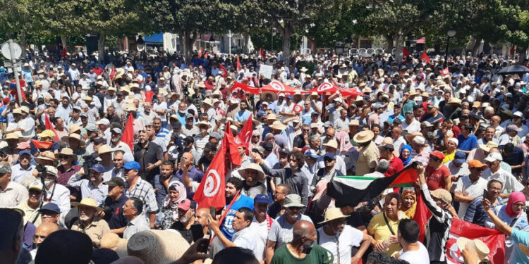 Le Front de Salut manifeste à Tunis