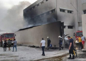 Kairouan : Dégâts considérables suite à un incendie dans l’usine de papier à Chebika