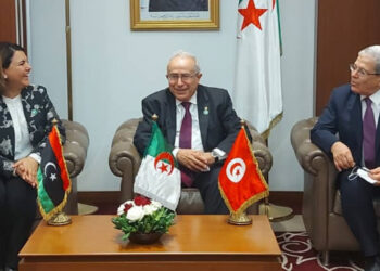 Les ministres alg&eacute;rien et libyen des Affaires &eacute;trang&egrave;res en Tunisie