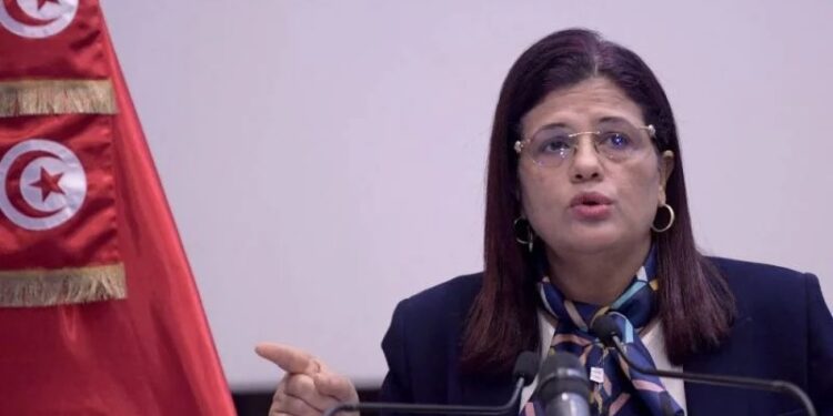 Aucune baisse des salaires n’est envisagée, insiste la ministre des Finances