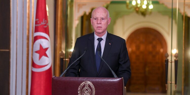 Kais Saied "exige" une liste des personnes détenant des passeports diplomatiques