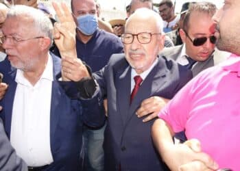 Rached Ghannouchi compara&icirc;t devant le P&ocirc;le antiterroriste, les Nahdhaouis manifestent
