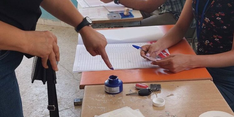 Tunisie - Référendum : Un taux de participation de 12% à 13h