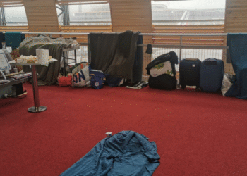 A cause de Tunisair, des Tunisiens "f&ecirc;tent" l'A&iuml;d... bloqu&eacute;s &agrave; Roissy Charles de Gaulle !