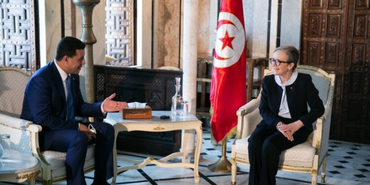 Najla Bouden reçoit le ministre du Tourisme algérien