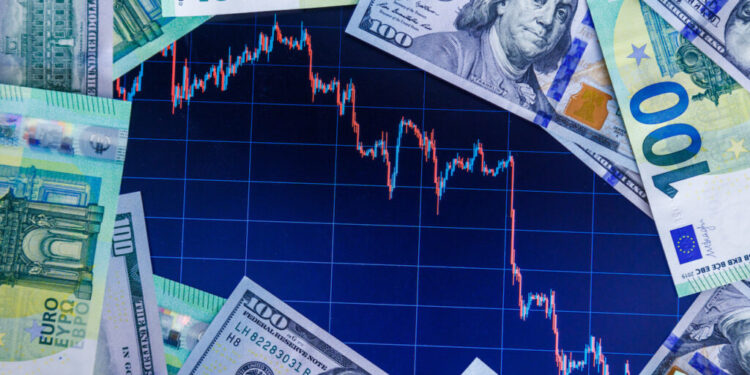 La monnaie unique au plus bas depuis 20 ans face au dollar