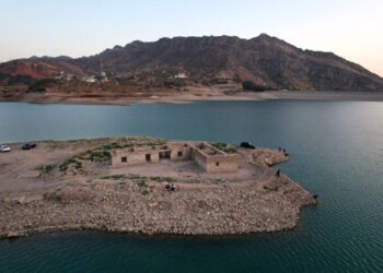 Avec la sécheresse des villages submergés refont surface !