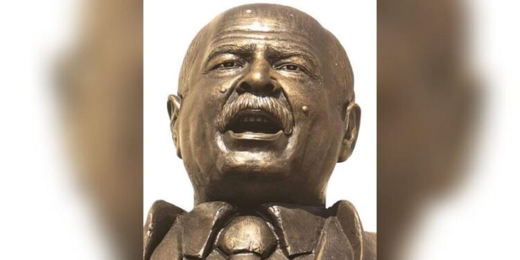 Une statue à la mémoire du martyr Chokri Belaid érigée à Sfax