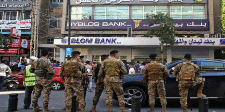 Liban : Il prend en otage les clients d'une banque et réclame son argent !