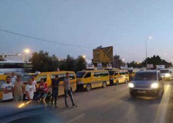 Tunisie : Qui arr&ecirc;tera les d&eacute;passements des taxis collectifs ?!