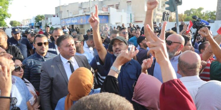 Tunisie : Une quinzaine de personnes convoquées devant le pôle antiterroriste