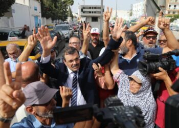Rached Ghannouchi et Ali La&acirc;rayedh comparaissent devant la justice