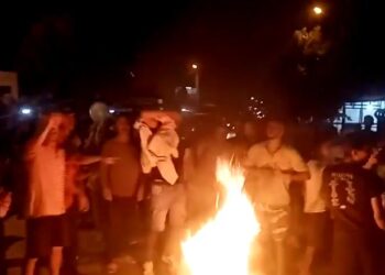 Chert&eacute; de la vie : Manifestation et pneus incendi&eacute;s &agrave; Douar Hicher