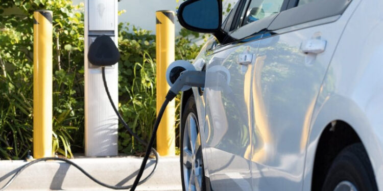 D'ici 2023, des bornes électriques dans les stations AGIL