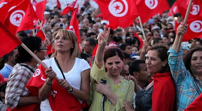 Sit-in féminin devant le siège de l’ISIE