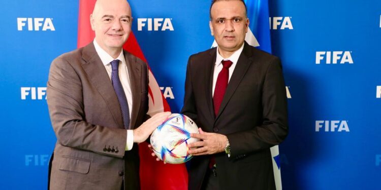 "La Tunisie est un grand pays de foot", Infantino félicite Jary