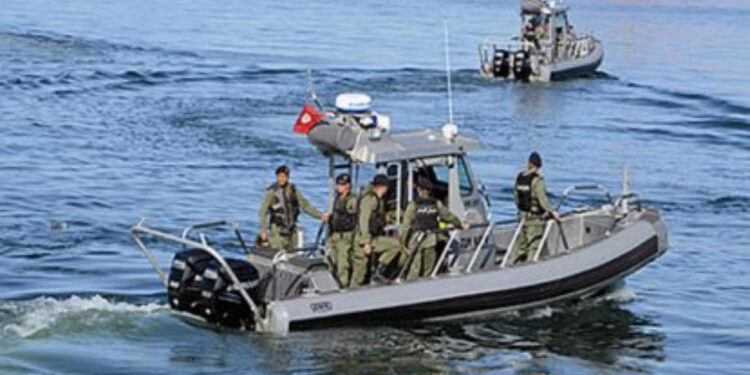 la garde maritime poursuit ses recherches à la recherche de survivants