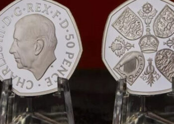 premières pièces de monnaie à l'effigie de Charles III