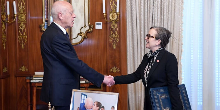 Kais Saied dément toute intention de privatiser les entreprises publiques