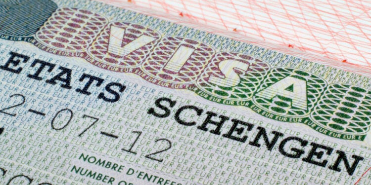 Bons baisers de Schengen : les frais de visa multipliés par deux !