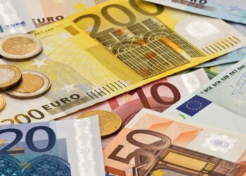 Diaspora tunisienne : 2,7 milliards de dollars transférés en 2022