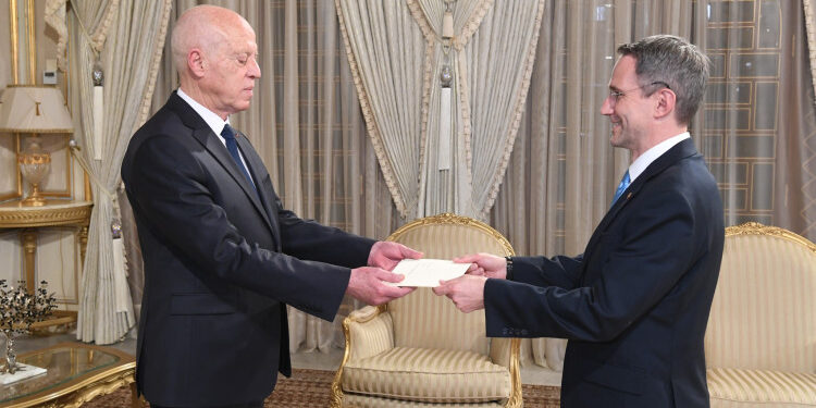 Kais Saied reçoit les lettres de créance de Joey Hood, nouvel ambassadeur US à Tunis