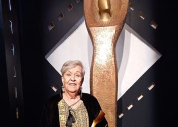 Hommage à Salma Baccar lors de la cérémonie d'ouverture du Festival International du Film de la Femme d'Assouan.